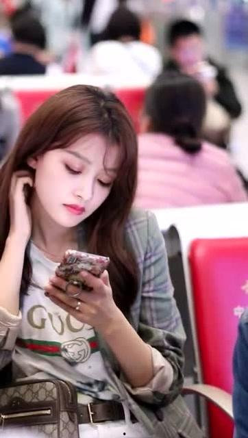 孙怡爆料妈妈是谁视频播放,妈妈身份曝光，视频播放引发热议